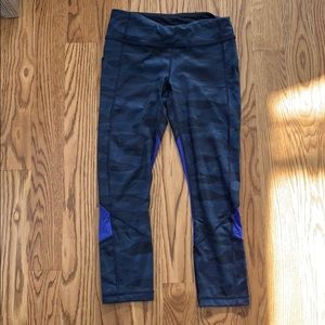 Lululemon cropped pants in print